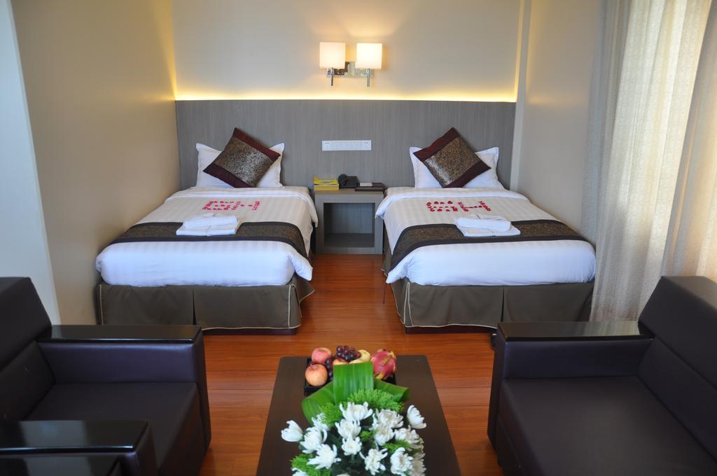 Golden Hill Hotel - Lashio Ngoại thất bức ảnh