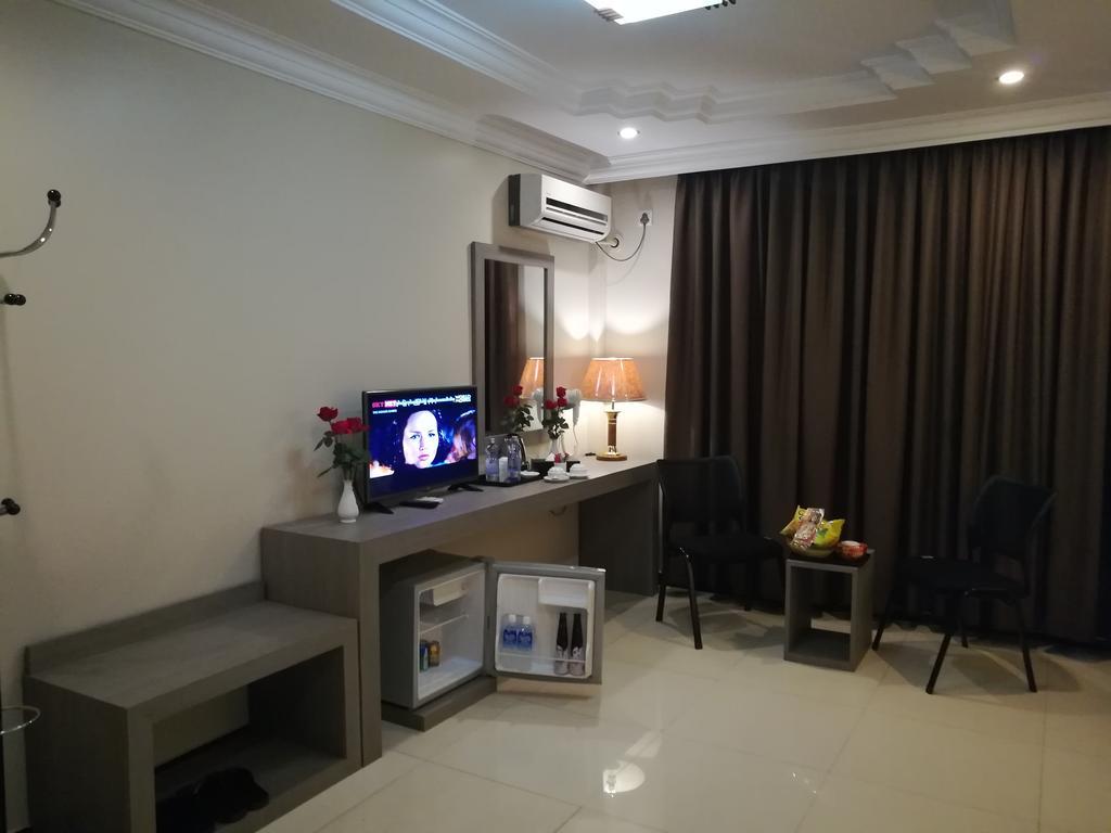 Golden Hill Hotel - Lashio Ngoại thất bức ảnh