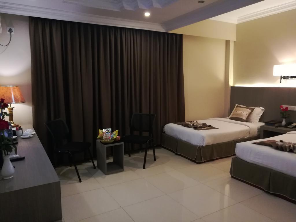Golden Hill Hotel - Lashio Ngoại thất bức ảnh