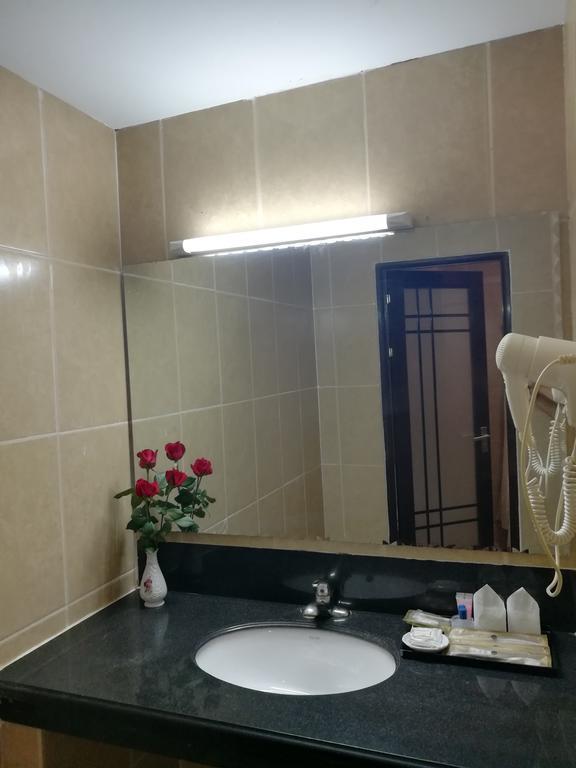 Golden Hill Hotel - Lashio Ngoại thất bức ảnh