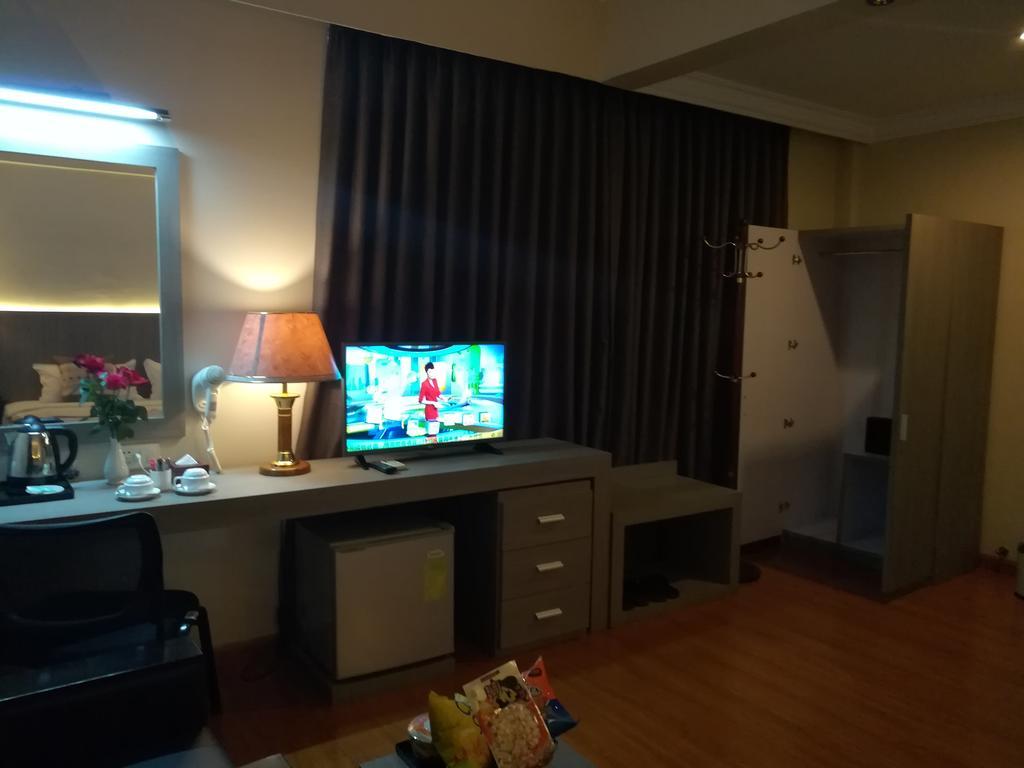 Golden Hill Hotel - Lashio Ngoại thất bức ảnh