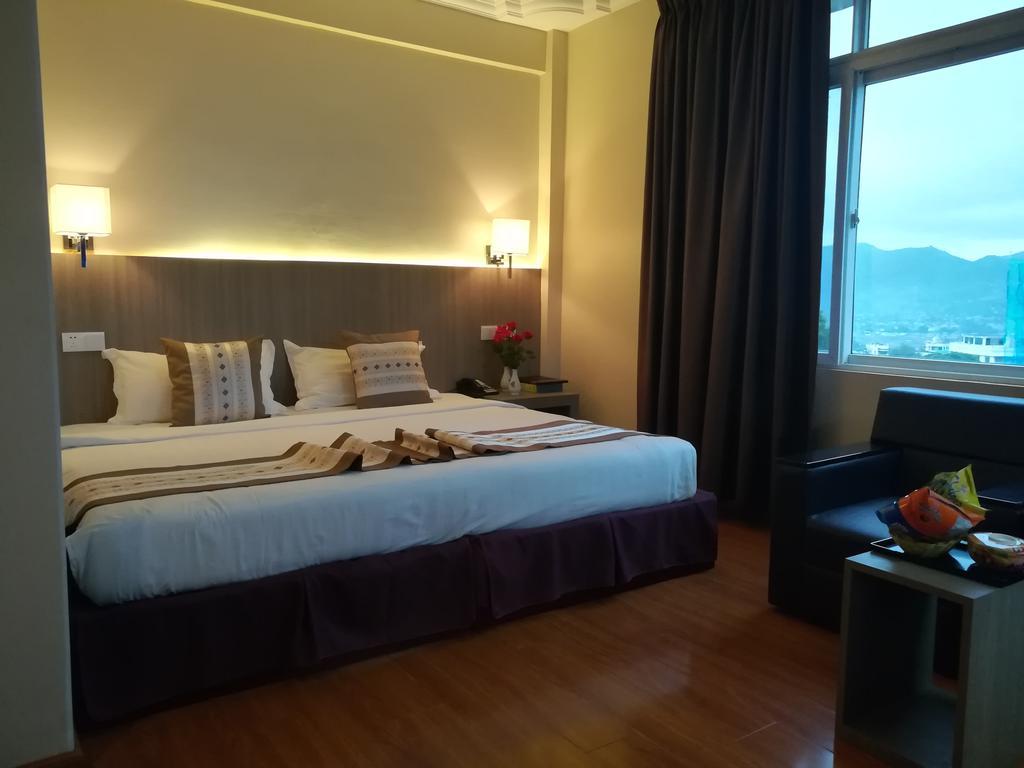 Golden Hill Hotel - Lashio Ngoại thất bức ảnh